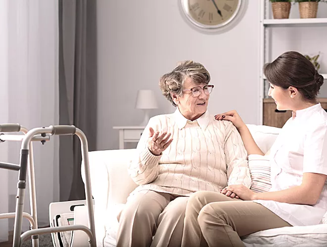 Услуги по уходу за больными с переломом шейки бедра